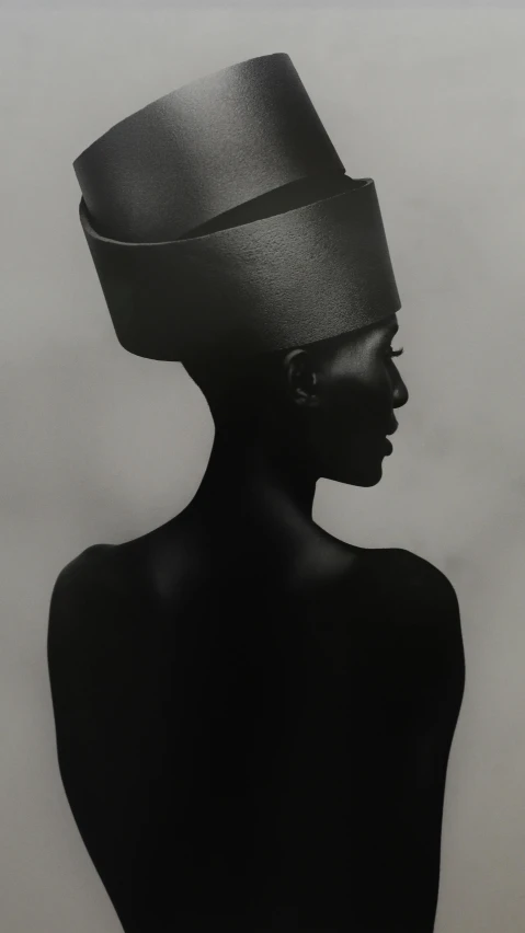 the po of a woman's head in the shape of a crown