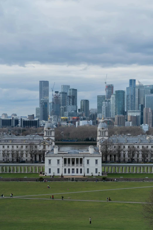 a large building in the middle of a city