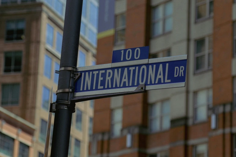 a street sign for 10th and international dr