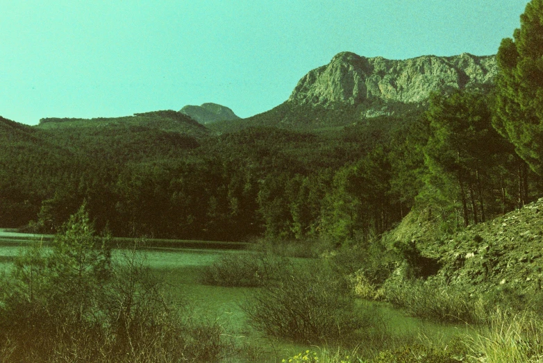 a beautiful po of a mountain and the lake