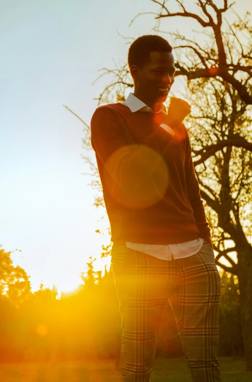 a man holding a tennis racquet in his right hand