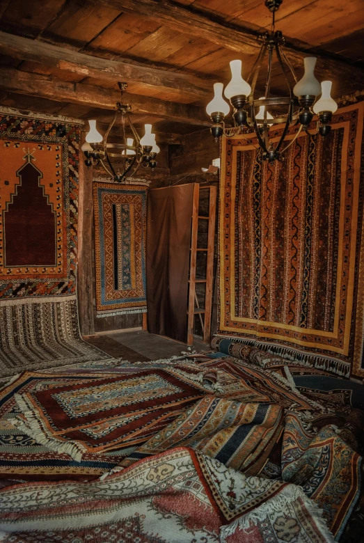 an old fashion room with rugs in it
