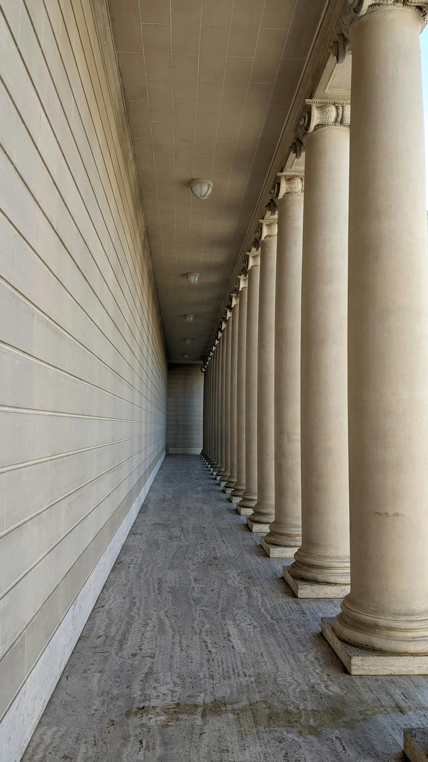 there is a line of pillars on this building