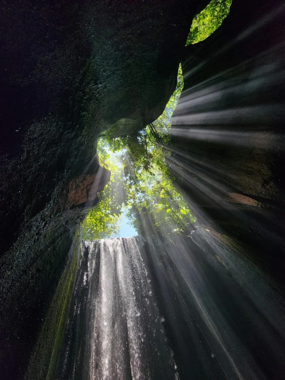 a po taken from an angle looking into the water