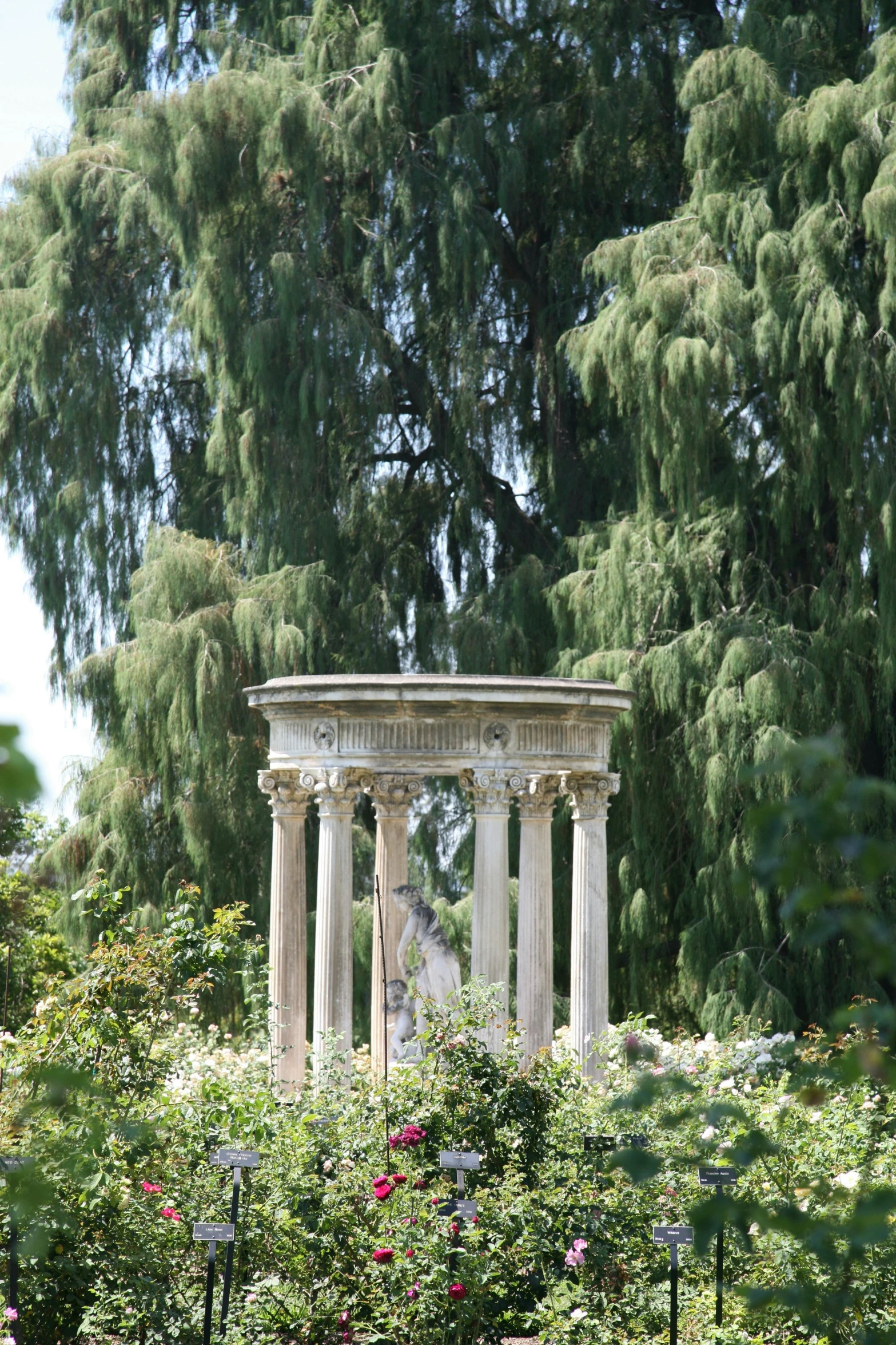 some very pretty columns in some pretty bushes