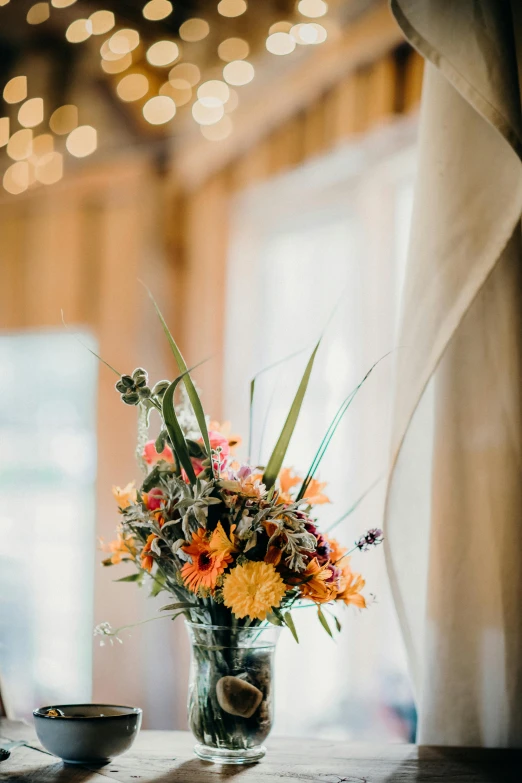 a vase that is sitting on a table