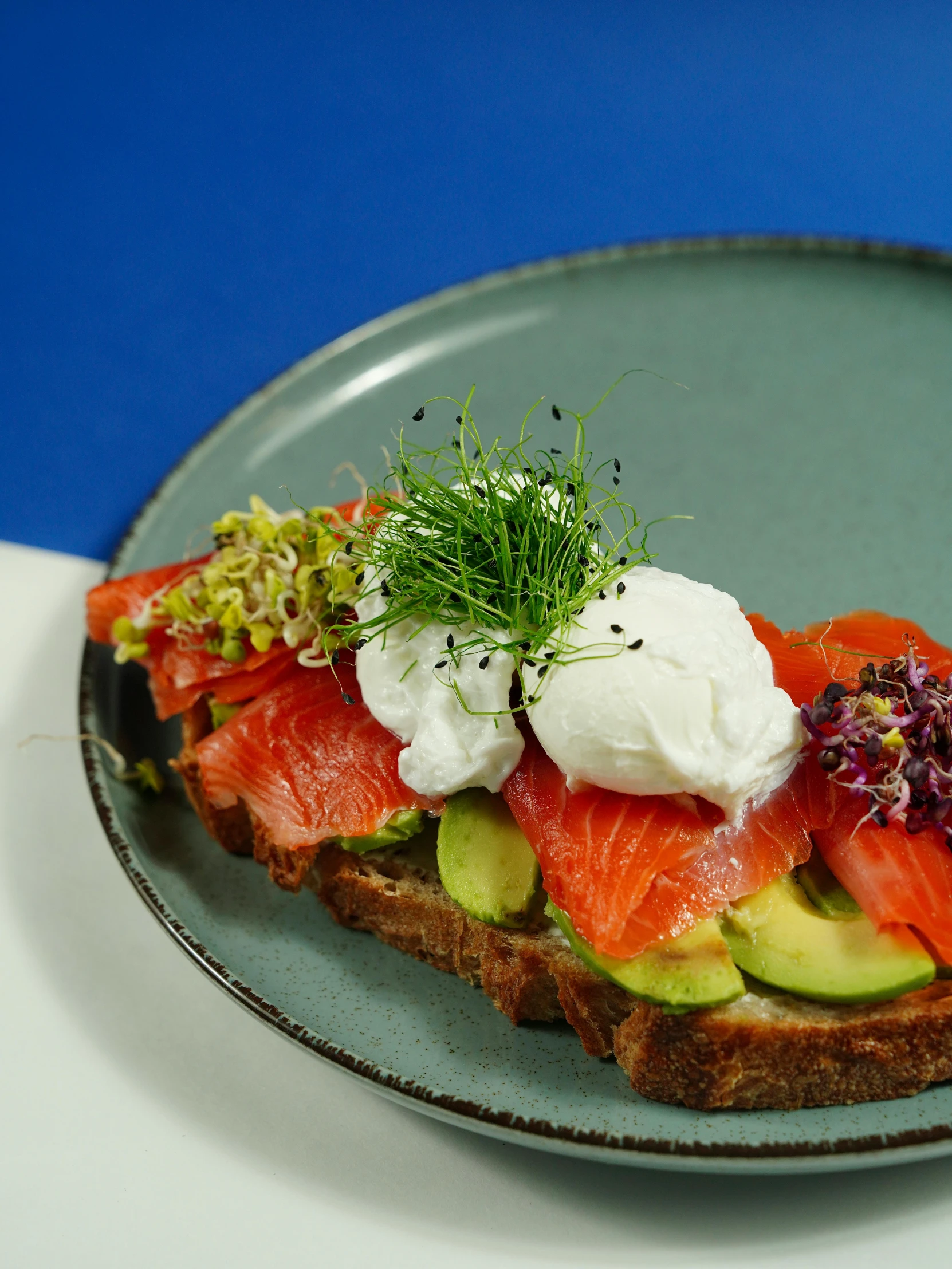 a plate of bread with some kind of different appetizer