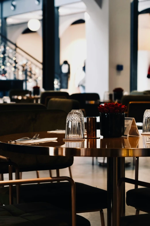 tables that are around each other in a dining room