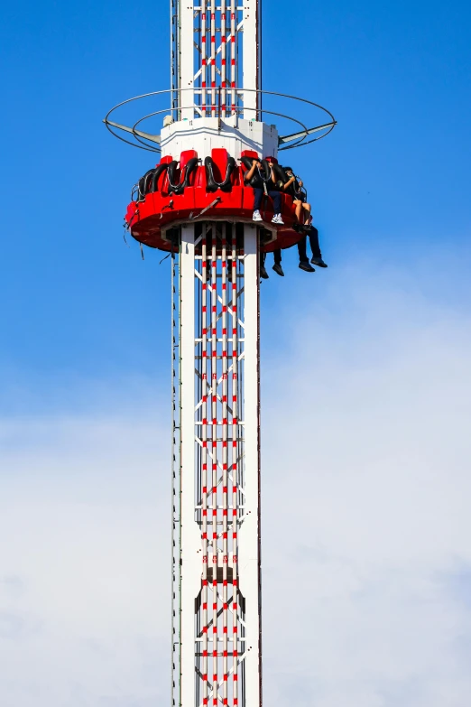 there is a sky lift with people in it