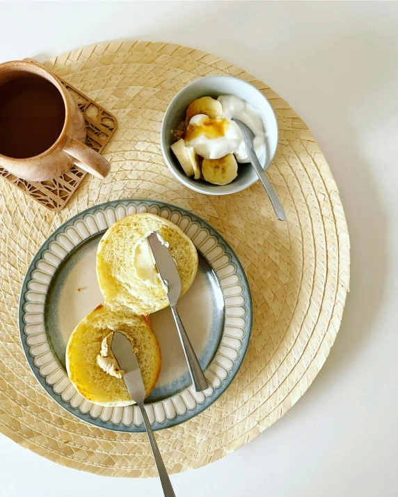 there are some slices of bread and some fruit on a plate