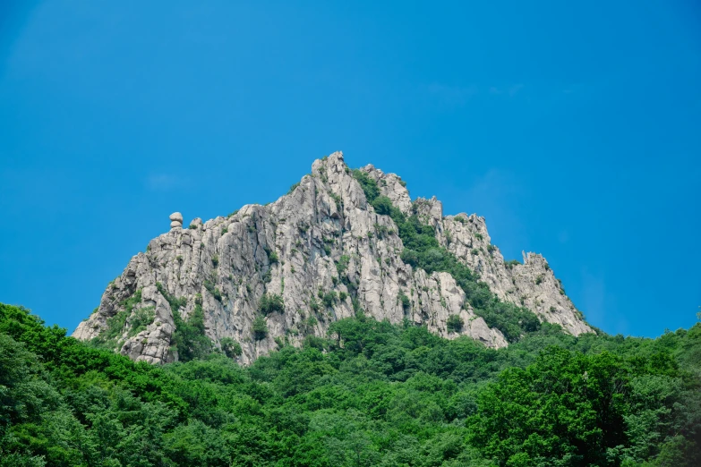 this is the top of some mountain, looking up