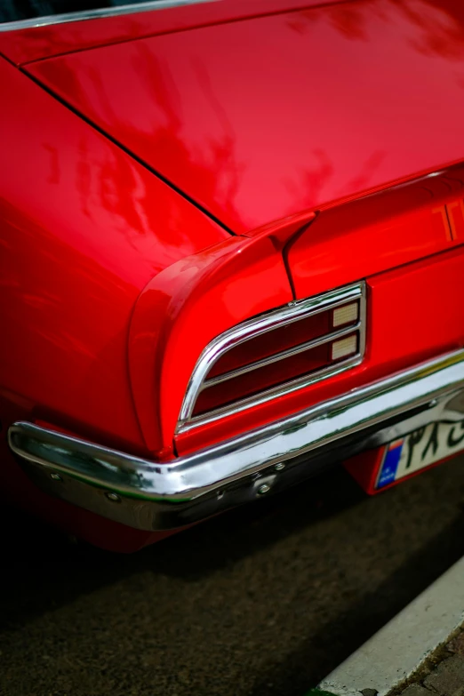 the back end of an older style mustang