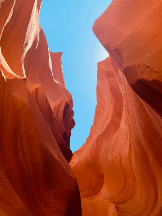 the light is shining on some colorful rocks