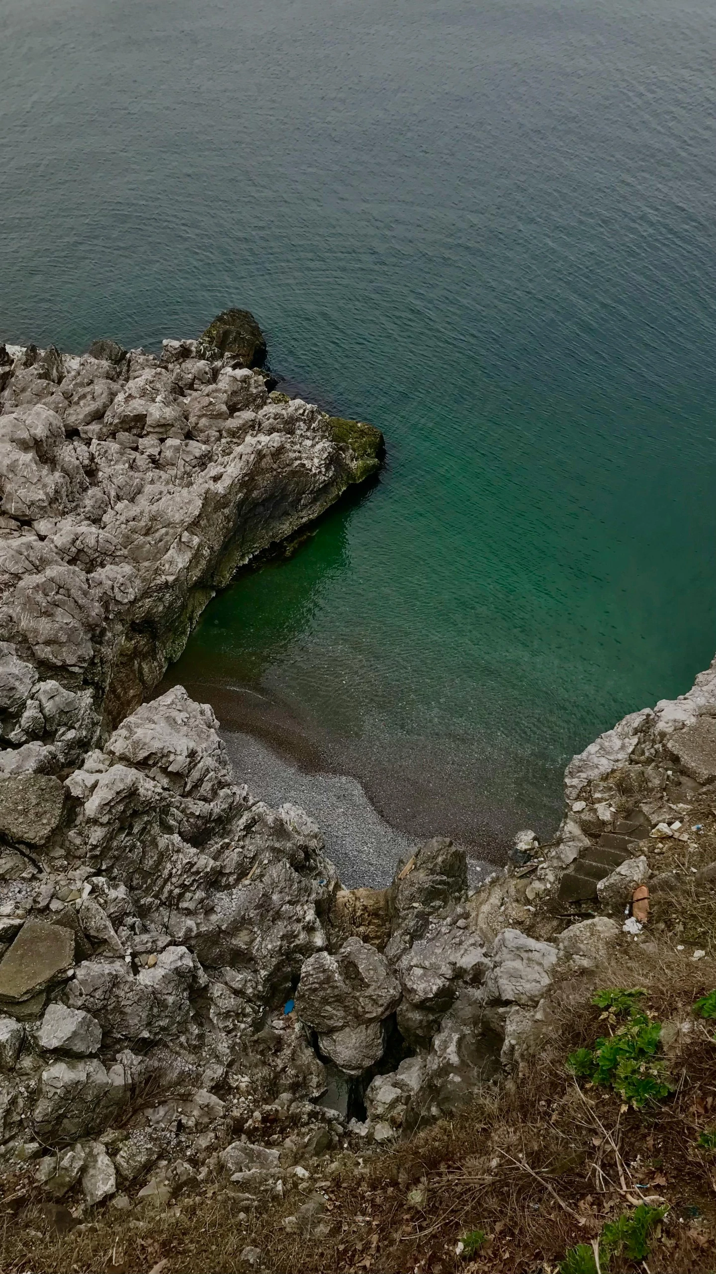 there is water in the middle of a large lake