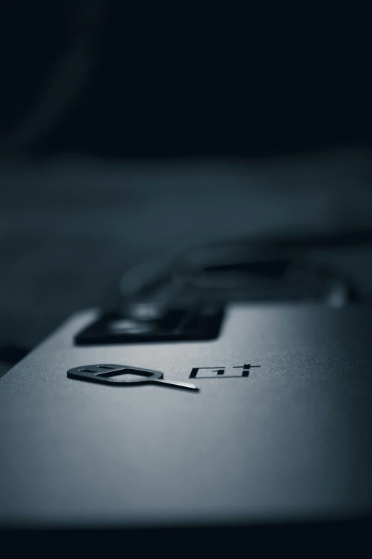 an image of a computer keyboard on the table