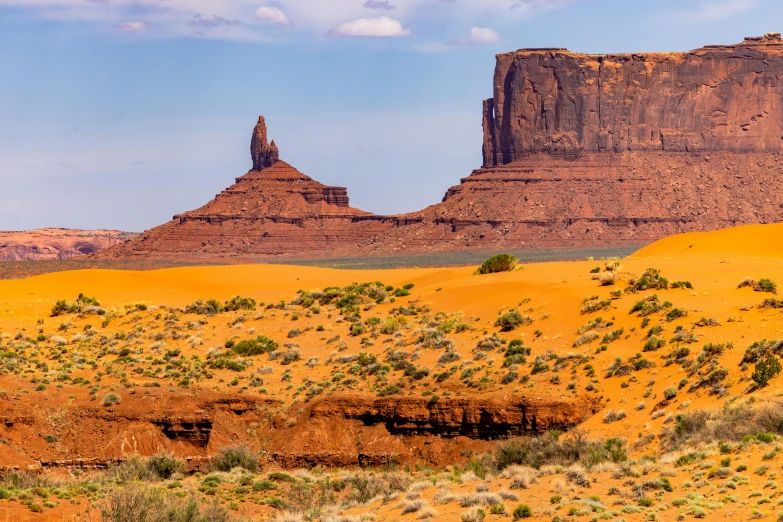 a picture of some rocks in the desert