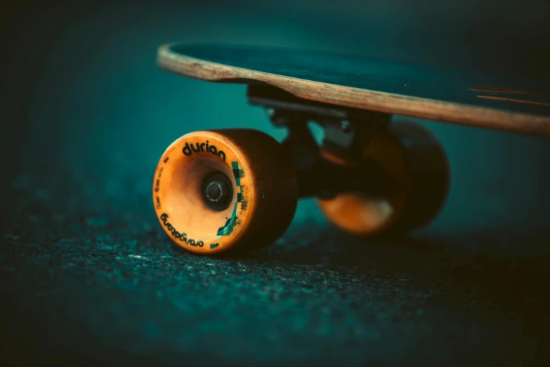 there is a closeup view of the bottom end of a skateboard