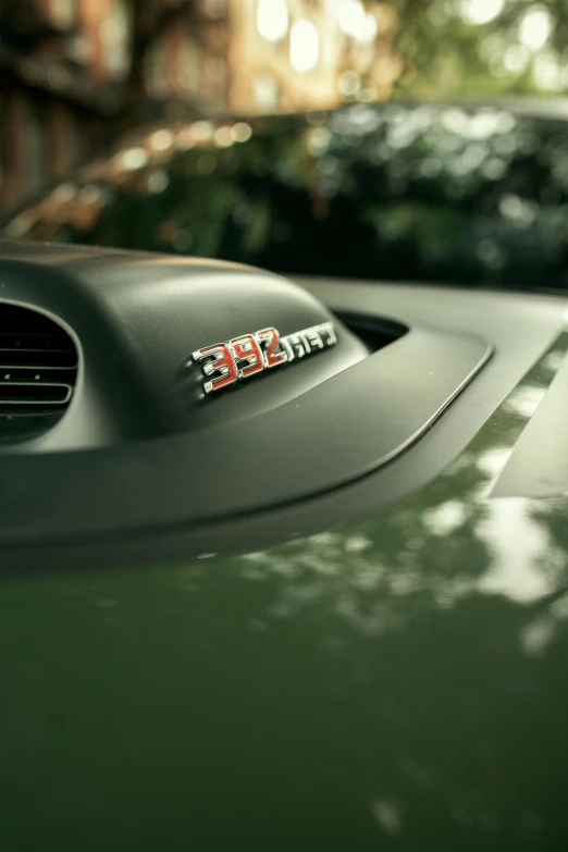 a small badge is placed on the roof of a car