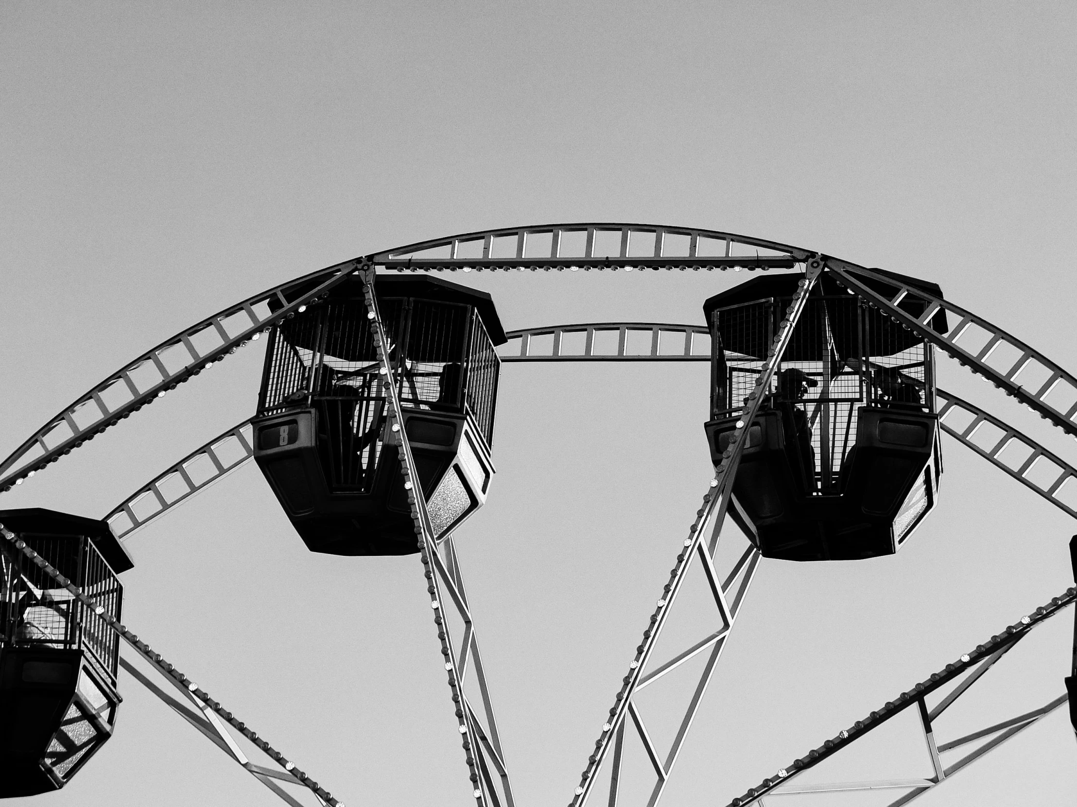 a ferris wheel with a very large display of people