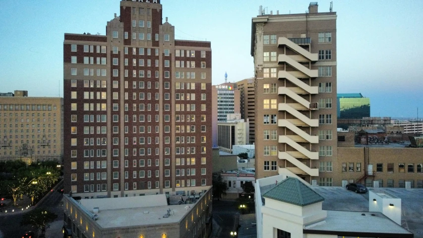 the city skyline is very tall and has many windows