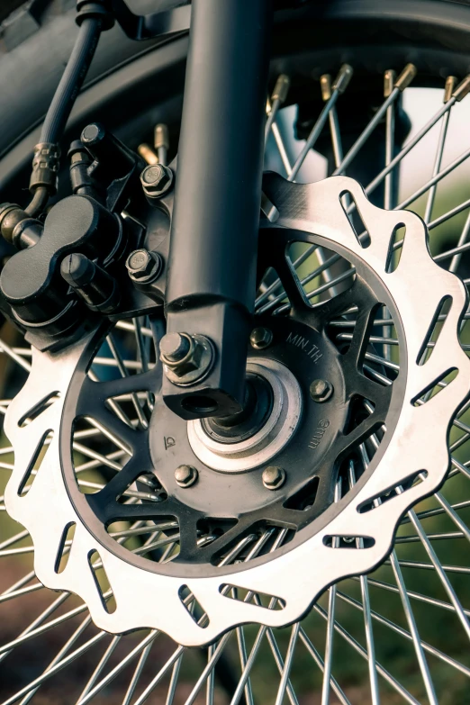 the rotor and ke hubs of a bicycle
