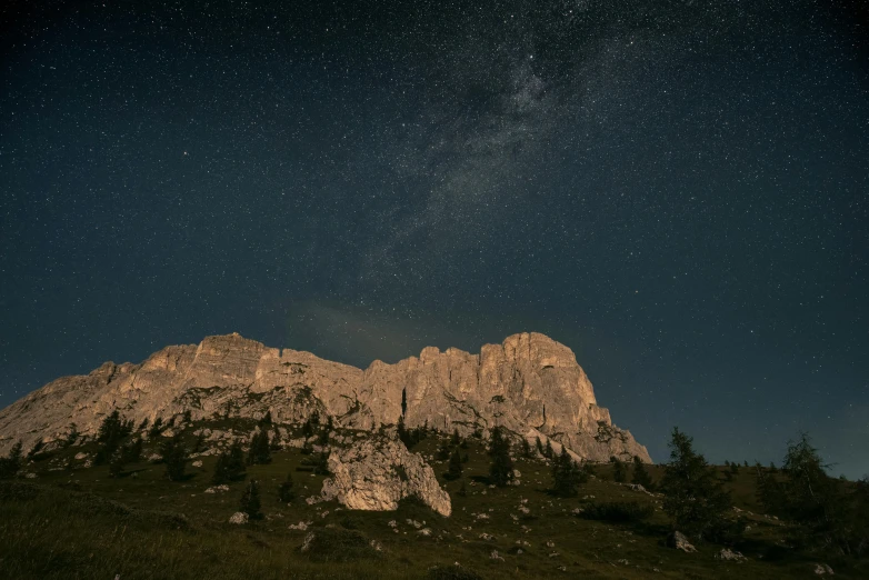 a clear night sky with some stars in the background