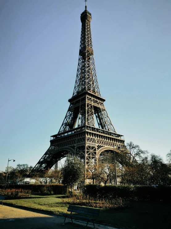 a black and white po of the eiffel tower