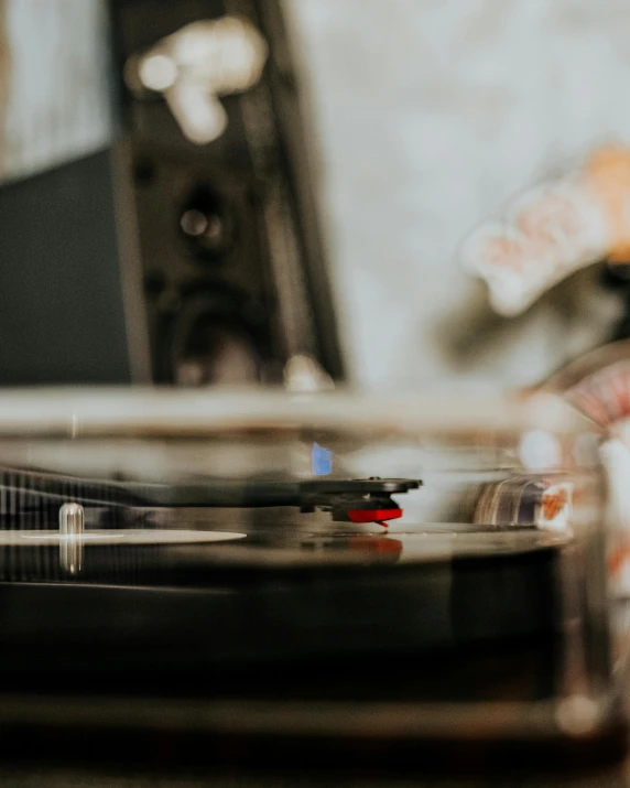 close up of the vinyl player's turntable