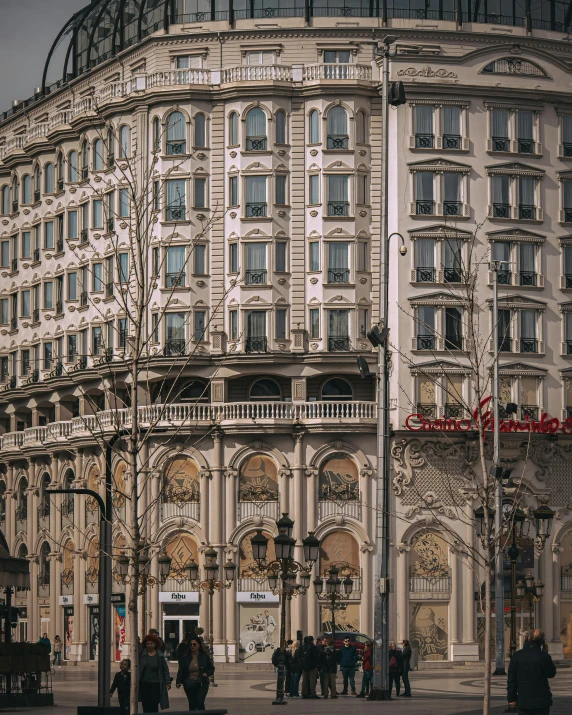 a very big nice looking building with a bunch of windows