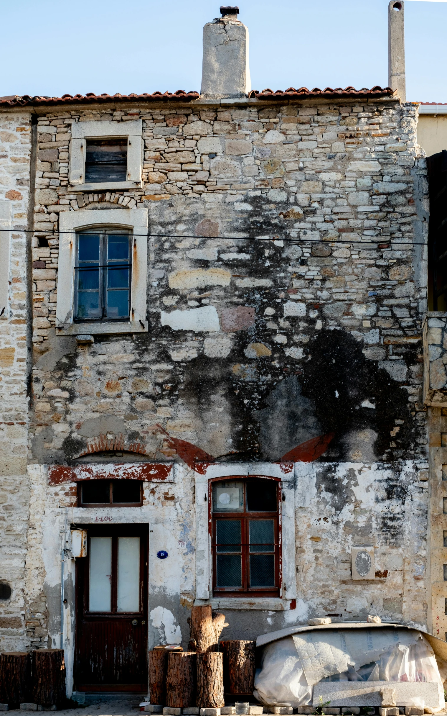 an old building that has been boarded up