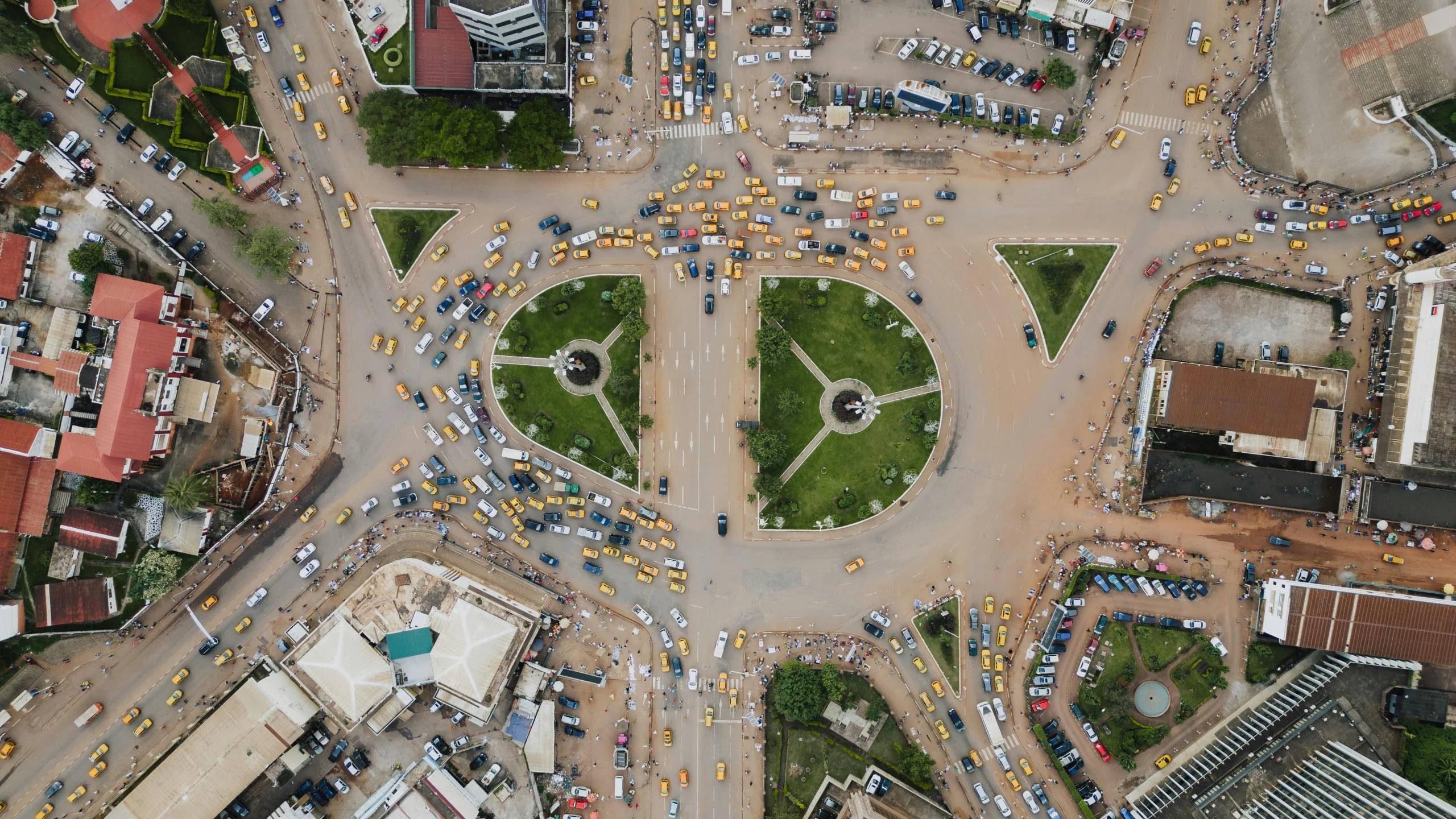 this is an overhead view of a roundabout intersection