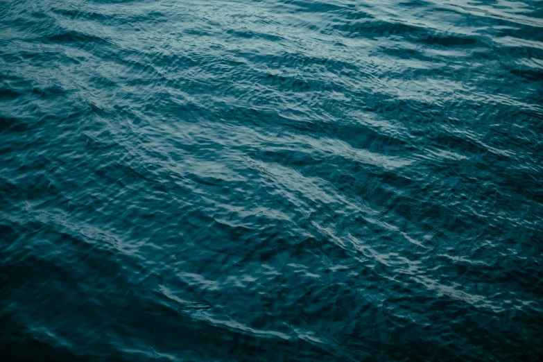 a po of a ocean or ocean with waves coming on the shore