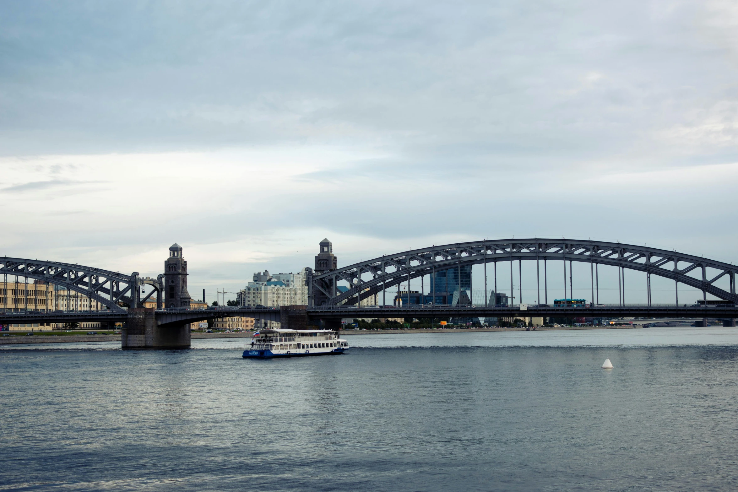 a bridge that is going across the water