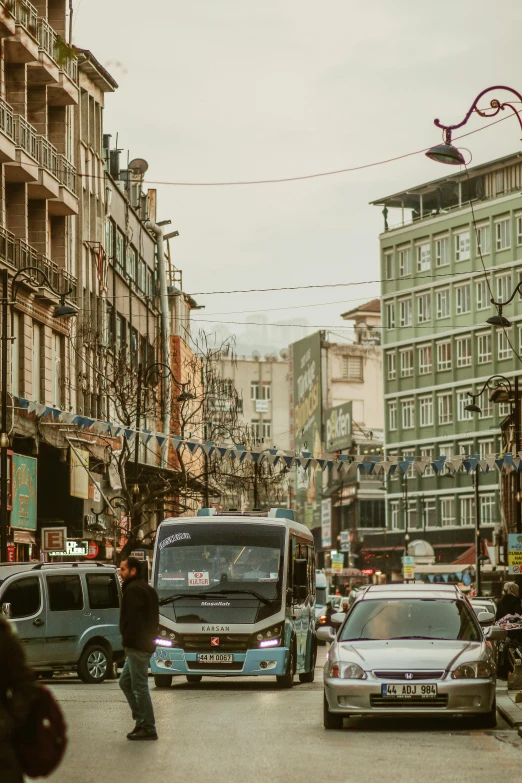 there is a very busy intersection in the city