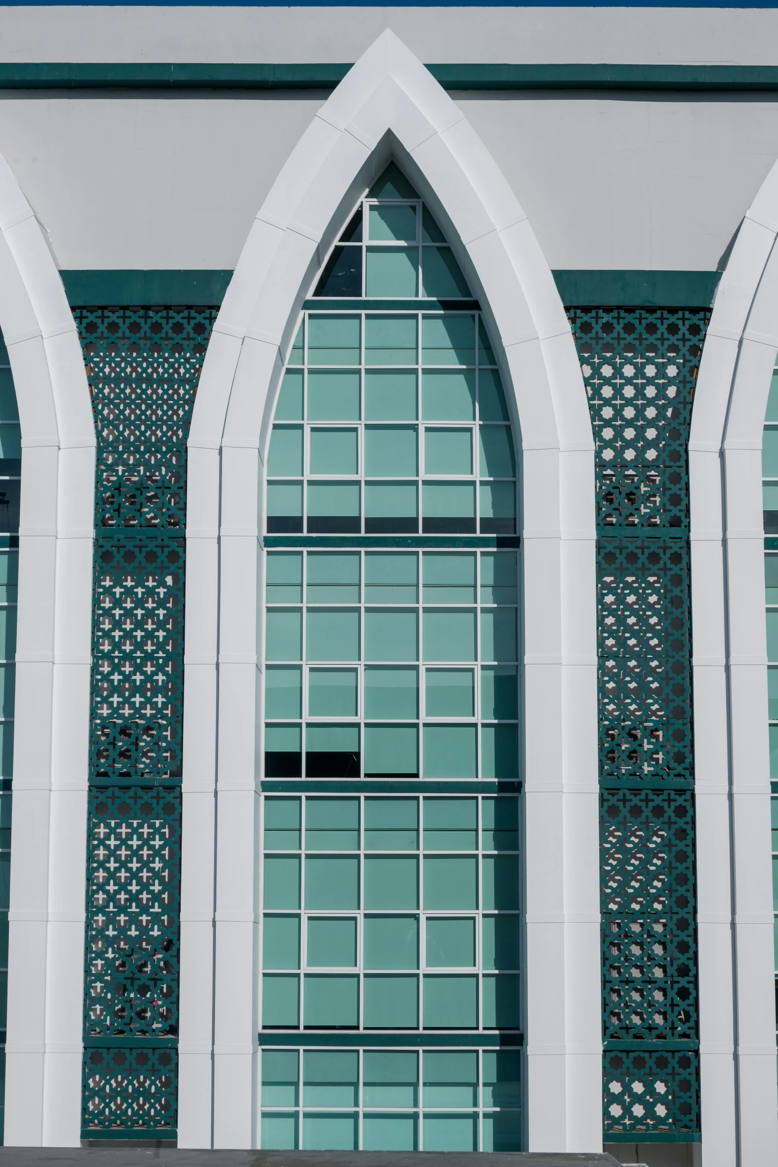 an outside view of the exterior windows of a building