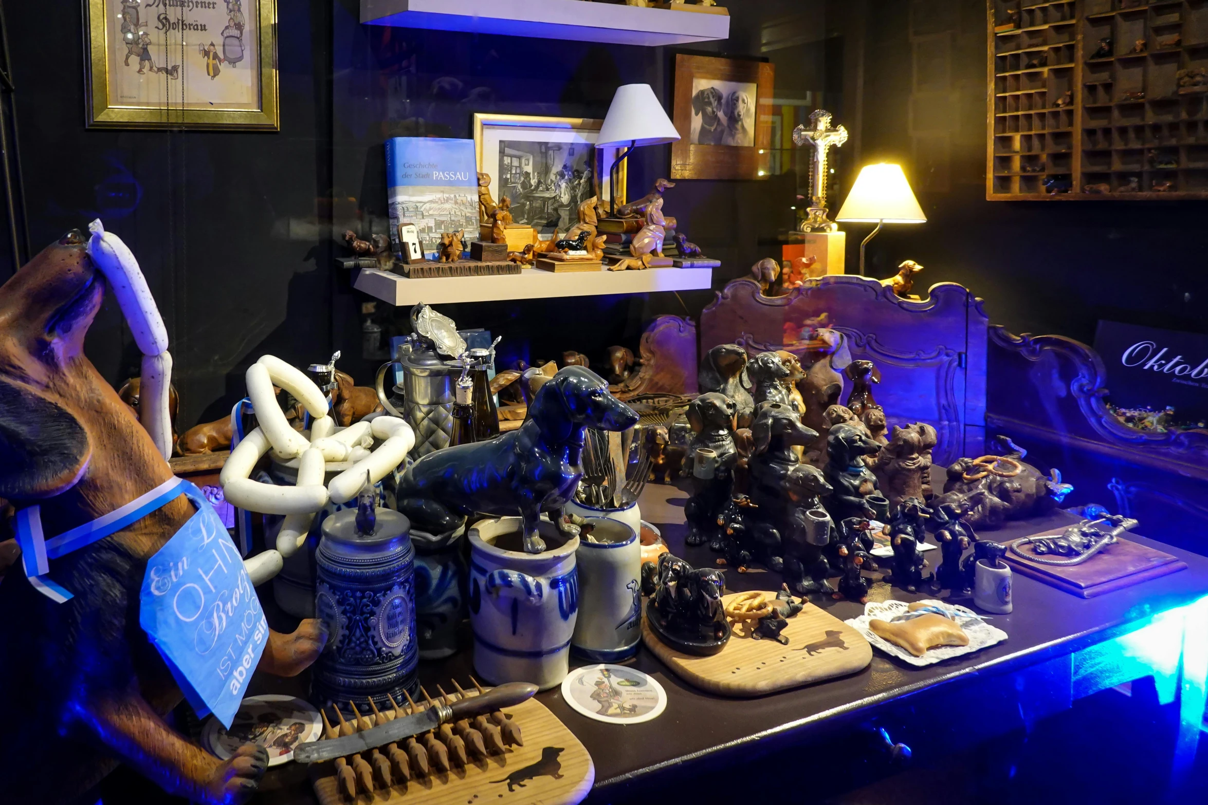 an antique shop with many various pieces and items on the table