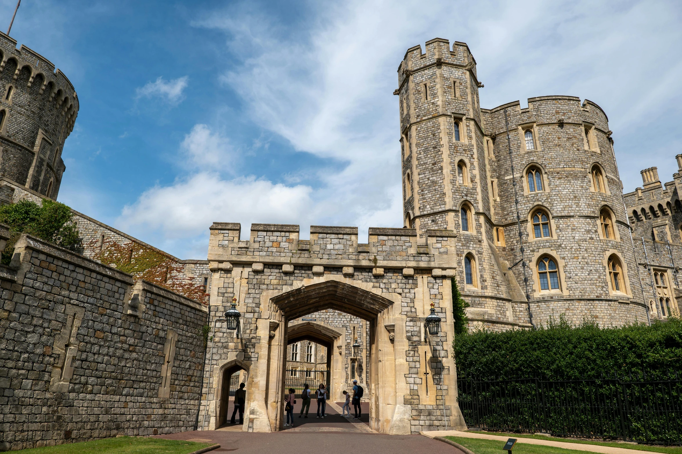 the entrance to the castle where people can go down the stairs