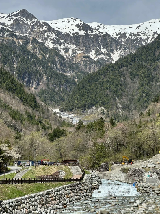 this is the road next to a mountain