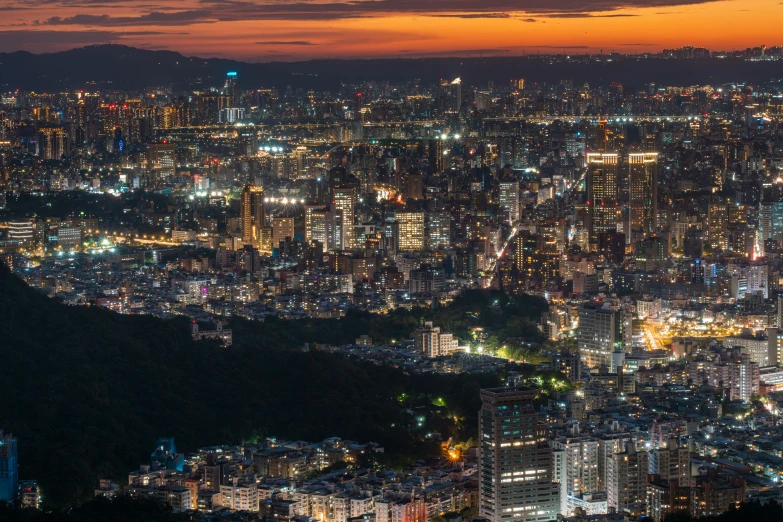 night time scene from a large city with skyscrs