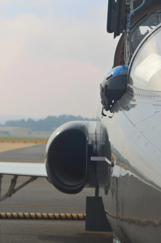 a close up of the nose section of an airplane