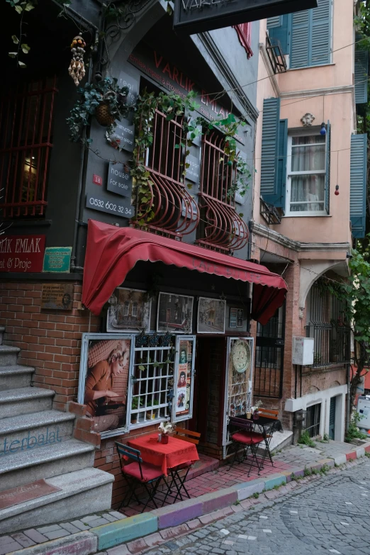 the facade of an elegant, old - fashioned building