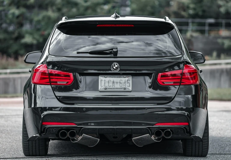 the back of the bmw x4 m performance package
