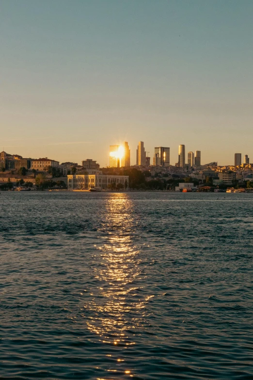 an image of a water view in the middle of the day