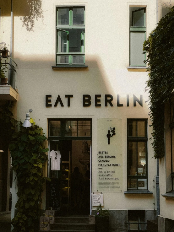 an image of a restaurant outside the building