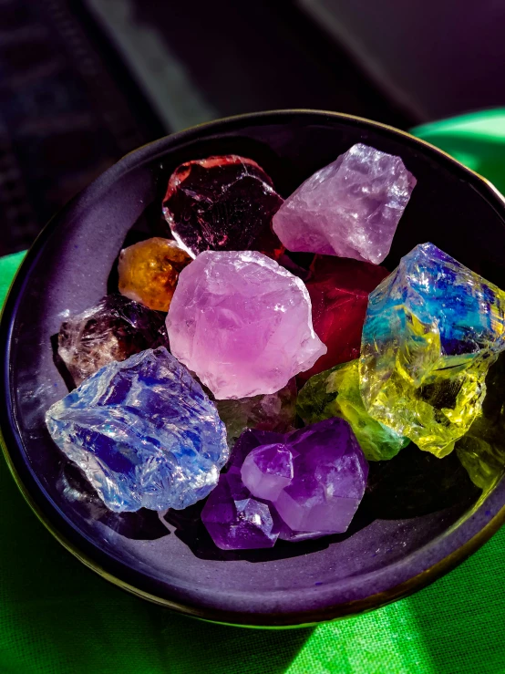 the bowl of stones has many different shapes