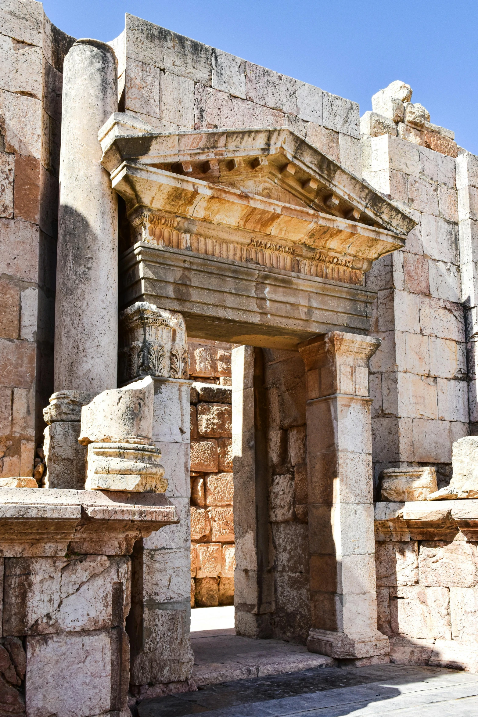 the ancient roman city has three buildings