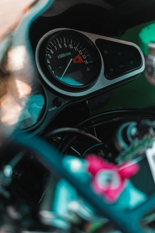 this motorcycle has a gauge in the cockpit