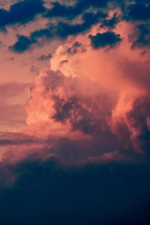 a picture of a red and black cloud