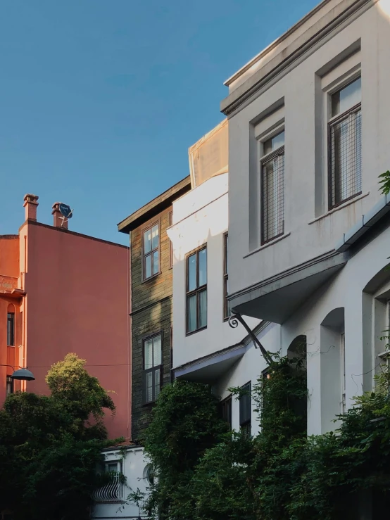 row of houses on the street in front of each other