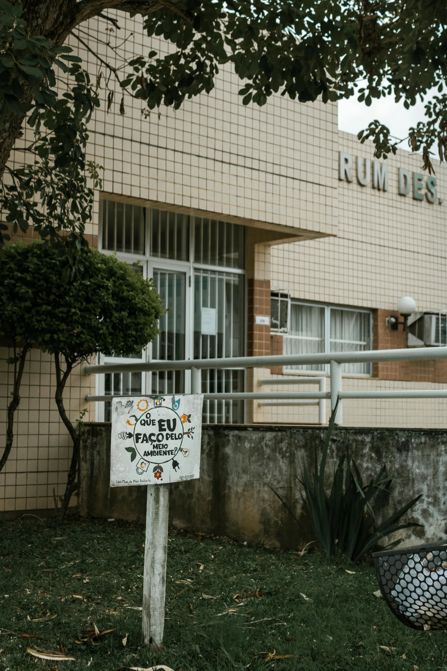 the sign outside of the building states how to use it for business